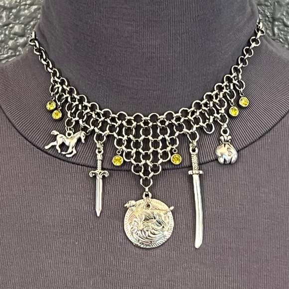 The Hound Sandor Clegane Handmade Chainmail Character Necklace Game of Thrones - Picture 8 of 16